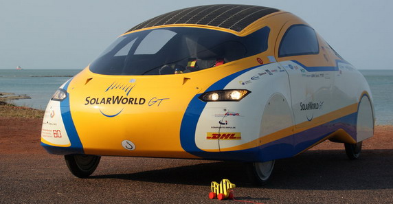 Автомобиль на солнечных батареях SolarWorld GT для путешествия вокруг света